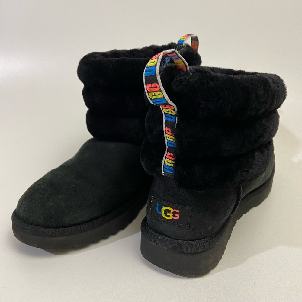 Ugg Classic Black Fluff Mini Quilted Suede Sheepskin Women Boots Size 10 Disc.